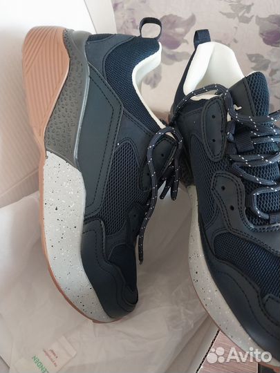 Кроссовки женские41 размер