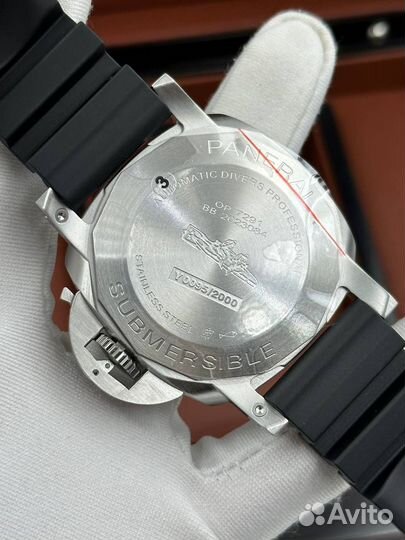 Часы Panerai Submersible White Dial PAM02223
