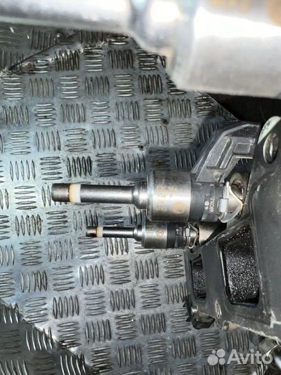 Форсунка топливная Volkswagen Tiguan 1.4 caxa cav