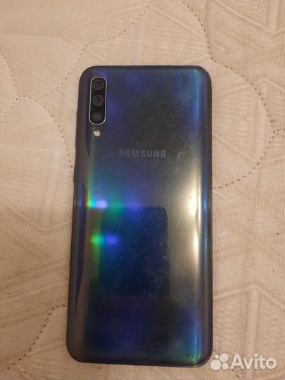 Samsung Galaxy A50, 4/64 ГБ