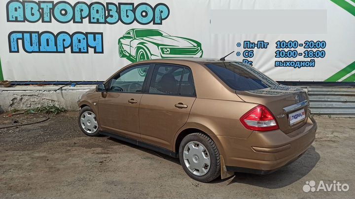 Коллектор выпускной Nissan Tiida 14002-EE00A