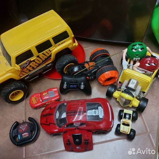 Машинки на пульте управления пакетом