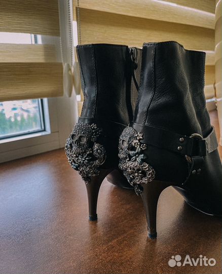 Ботильоны Cesare Paciotti