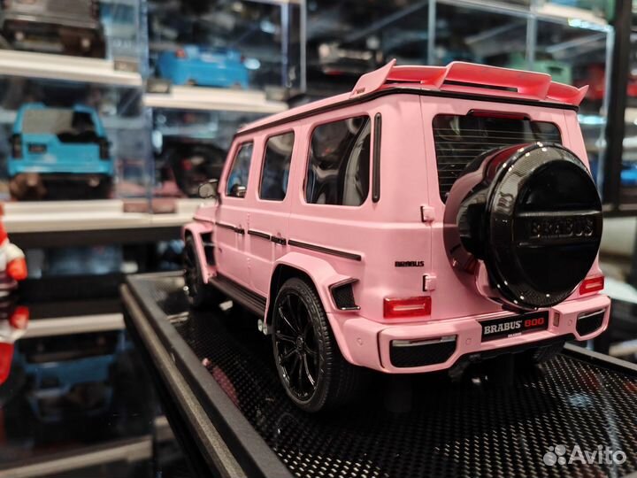MH020NG Motorhelix Mercedes G800 1:18