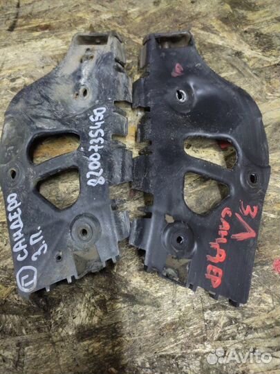 Крепление бампера заднее Renault Sandero Stepway