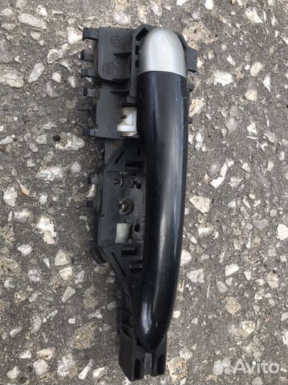 Рено Меган 2 дверная ручка