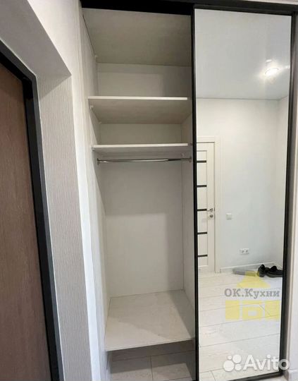 Шкаф с зеркалом