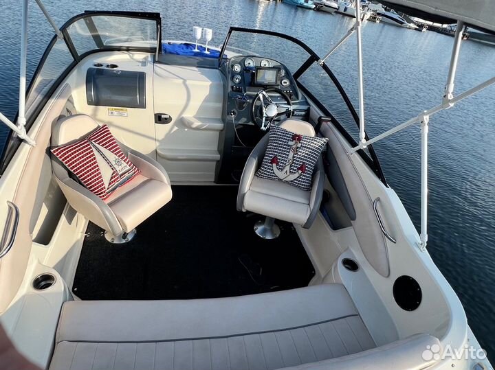 Аренда прокат катера яхты прогулки в Казани