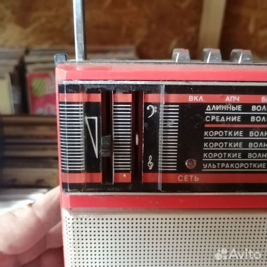 Радиоприемник Vef 214 красный