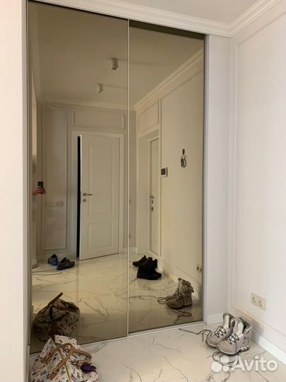 Шкаф купе с зеркалом