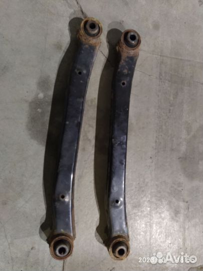 Верхний поперечный рычаг задней подвески elantra