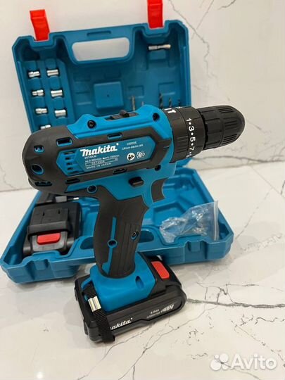 Шуруповерт Makita 18V большой набор с двумя АКБ