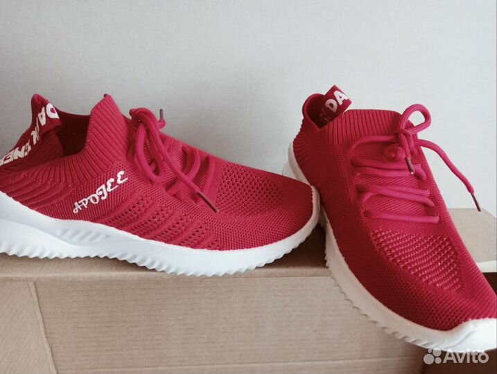 Кроссовки женские 40 размер новые