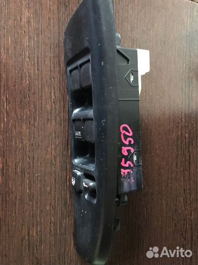 Блок управления стеклоподъемниками Nissan Bluebird