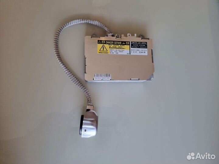 Блок розжига ксенона 85967-50020 новый