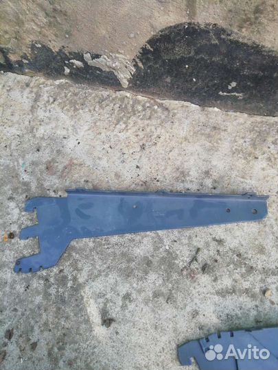 Кронштейн от стеллажей