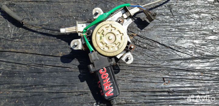 Стеклоподъемник передний правый Chevrolet Lanos