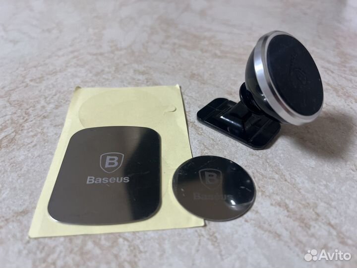 Магнитный автомобильный держатель для телефона