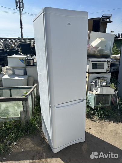 Холодильник Indesit