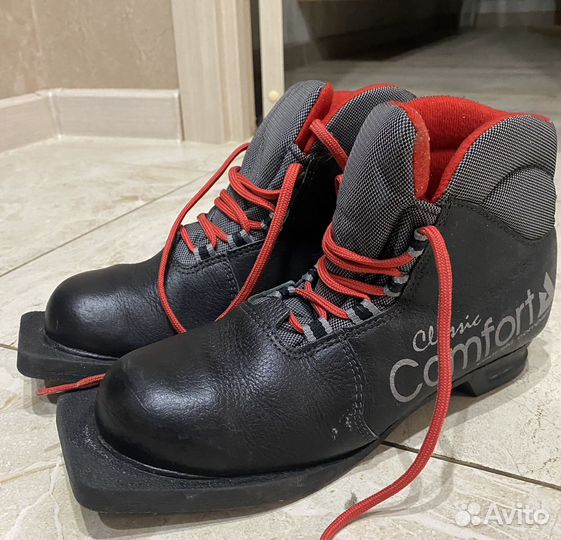 Лыжные ботинки