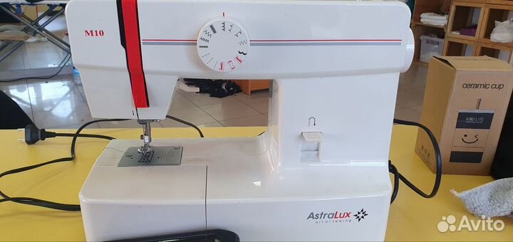 Бытовая швейная машинка бу