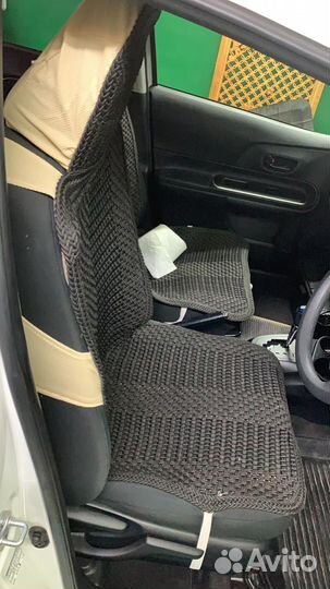 Универсальные чехлы в автомобиль