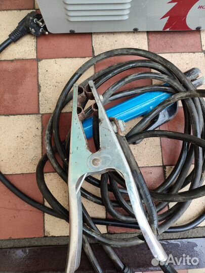 Сварочный аппарат Интерскол иса-180/8.2