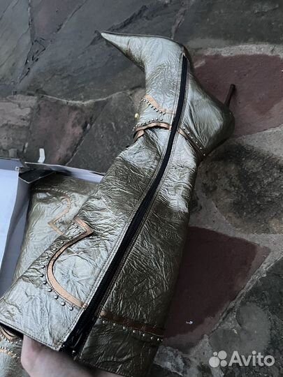 Зимние остроносые сапоги