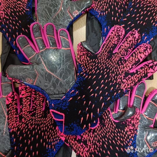 Вратарские перчатки adidas предатор. Новые