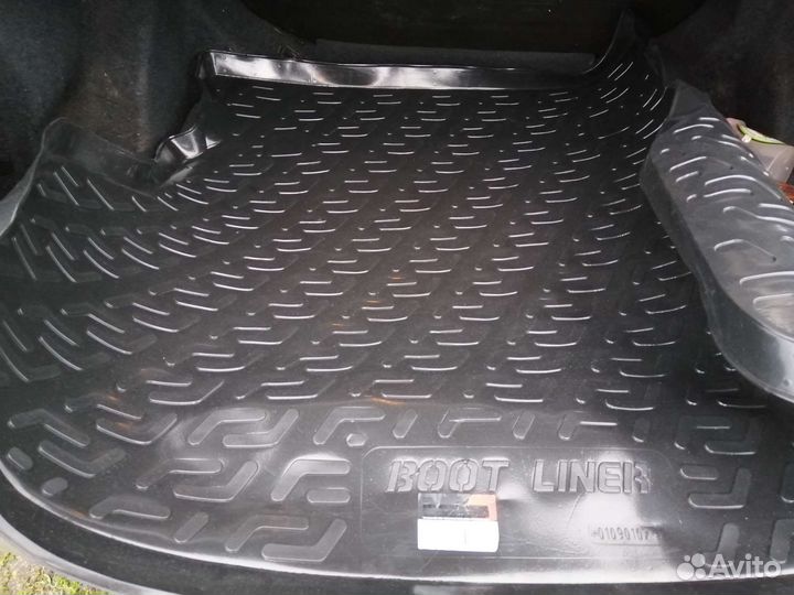 Ковёр багажника Toyota Avensis 2002-2008 универсал
