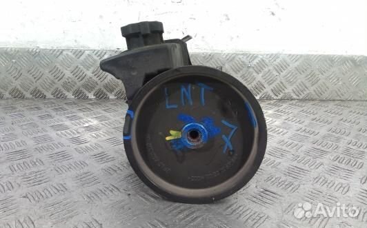 Насос гу бензиновый mercedes benz C-class W204 (LN