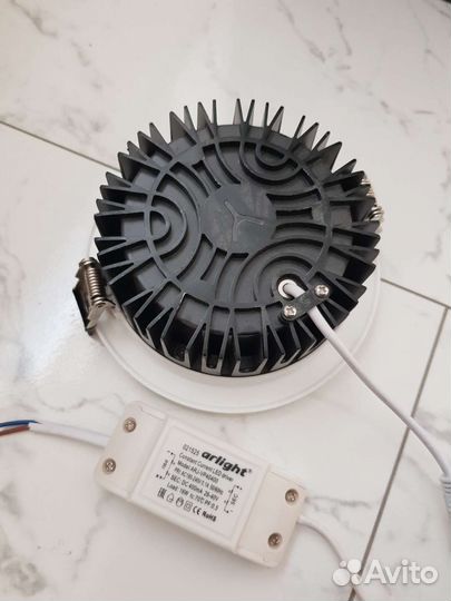 Светильник встраиваемый