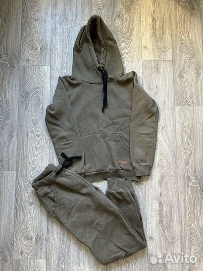 Спортивный костюм женский