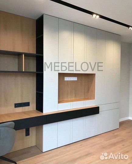 Шкаф распашной на заказ рабочая зона