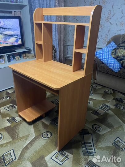 Компьютерный стол