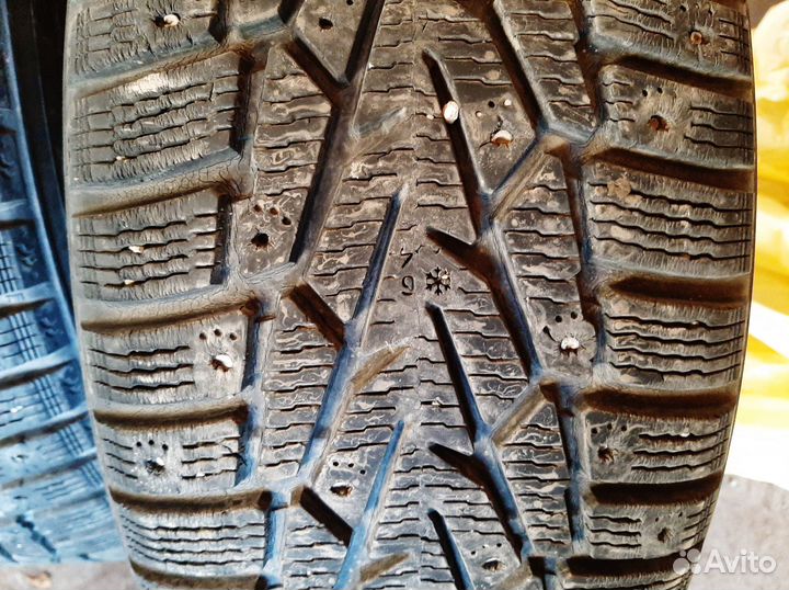 Nokian Tyres Hakkapeliitta 7 215/60 R16