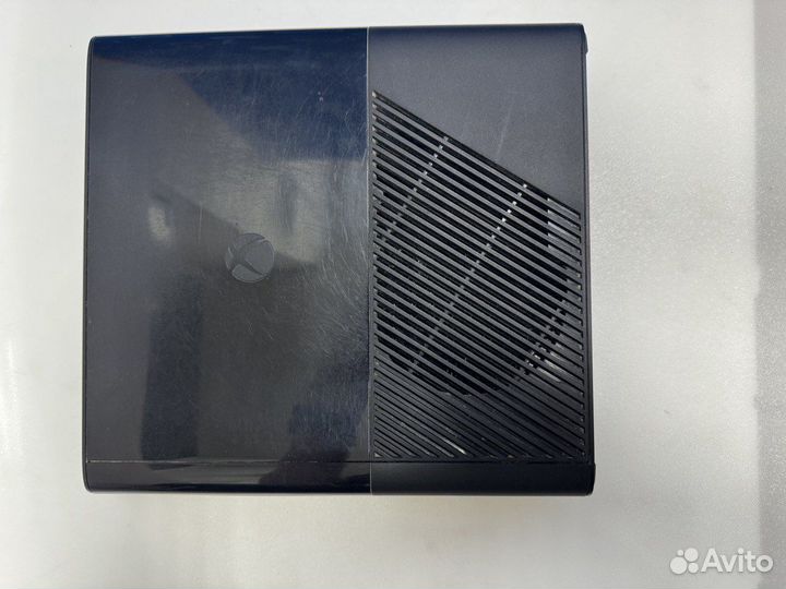 Xbox 360 E 250GB Freeboot 40+ игр + kinect Гаранти