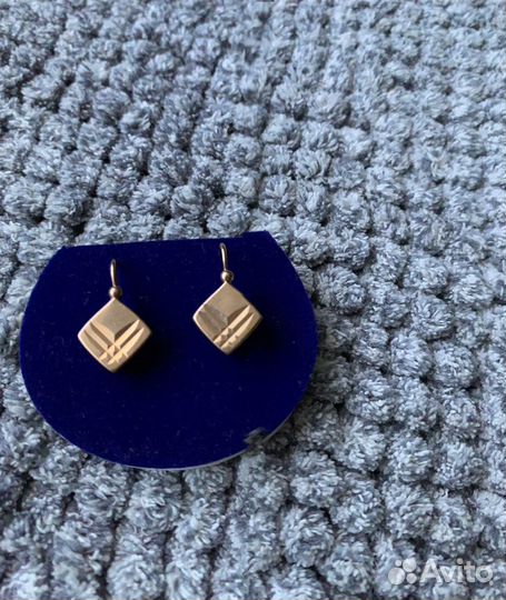 Золотые серьги