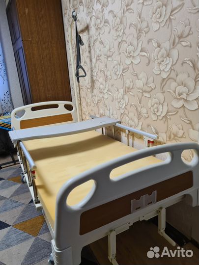 Медицинская кровать для лежачих больных