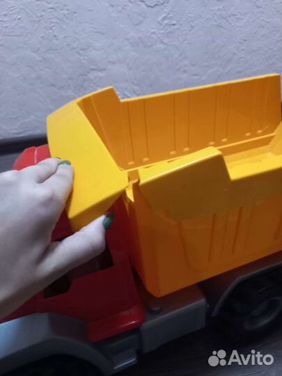 Стол и машинка(цена за всё)