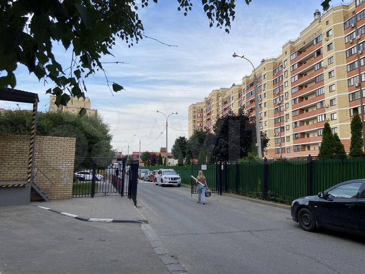 2-к. квартира, 65 м², 2/17 эт.