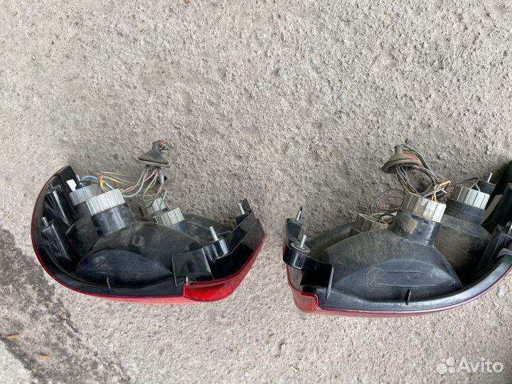 Продам фары на приору задние