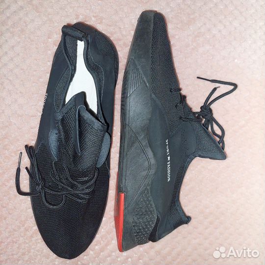 Кроссовки легкие черные 43 размер