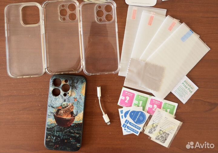 Чехлы, стекла и переходник на iPhone 14 про