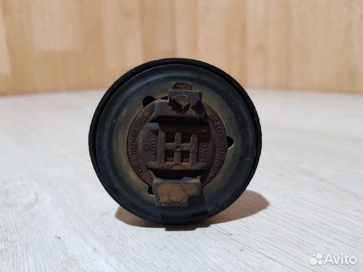 Крышка маслозаливной горловины Volkswagen Beetle