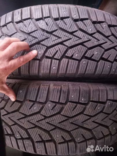 Gislaved NordFrost 100 215/55 R17