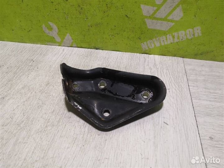 Кронштейн двигателя левый Ауди 80 90 Б3