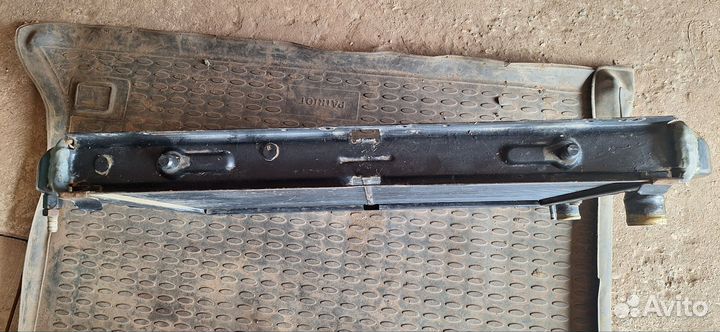 Радиатор охлаждения на УАЗ Патриот