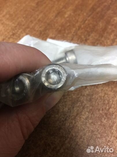 250000526/205583060 болт M8 X 30 для гидроцикла