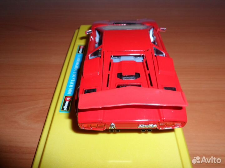 Lamborghini Countach 1/24